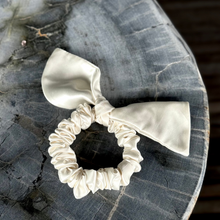 Load image into Gallery viewer, Wee Bands Silk Bow Scrunchies - Ivory