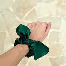 Load image into Gallery viewer, Wee Bands Silk Bow Scrunchies - Emerald