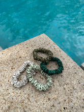 Load image into Gallery viewer, 100% Pure Mulberry Silk Hair Scrunchies - Back to Nature