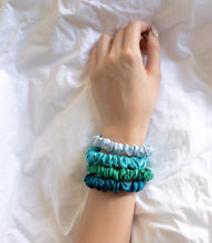 Load image into Gallery viewer, 100% Pure Mulberry Silk Hair Scrunchies - Maldives