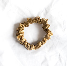 Load image into Gallery viewer, 100% Pure Mulberry Silk Hair Scrunchies Medium