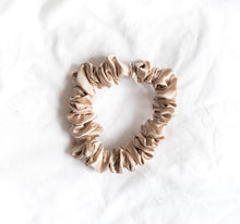 Load image into Gallery viewer, 100% Pure Mulberry Silk Hair Scrunchies Medium