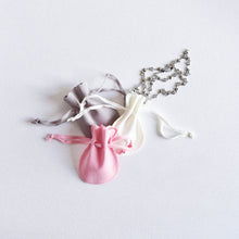 Load image into Gallery viewer, Mask Chains - Bouvardia Pearls