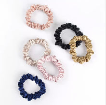 Load image into Gallery viewer, 100% Pure Mulberry Silk Hair Scrunchies Medium