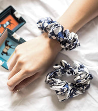 Load image into Gallery viewer, 100% Pure Mulberry Silk Hair Scrunchie - Chinoiserie