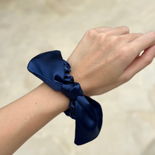 Load image into Gallery viewer, Wee Bands Silk Bow Scrunchies - Navy
