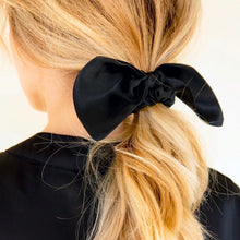 Load image into Gallery viewer, Wee Bands Silk Bow Scrunchies - Black
