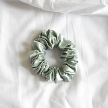 Load image into Gallery viewer, Luxe Pure Silk Hair Scrunchie - Peppermint
