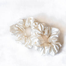 Load image into Gallery viewer, Luxe Pure Silk Scrunchie - Snow White
