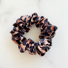 Load image into Gallery viewer, 100% Pure Mulberry Silk Hair Scrunchie - Leopard
